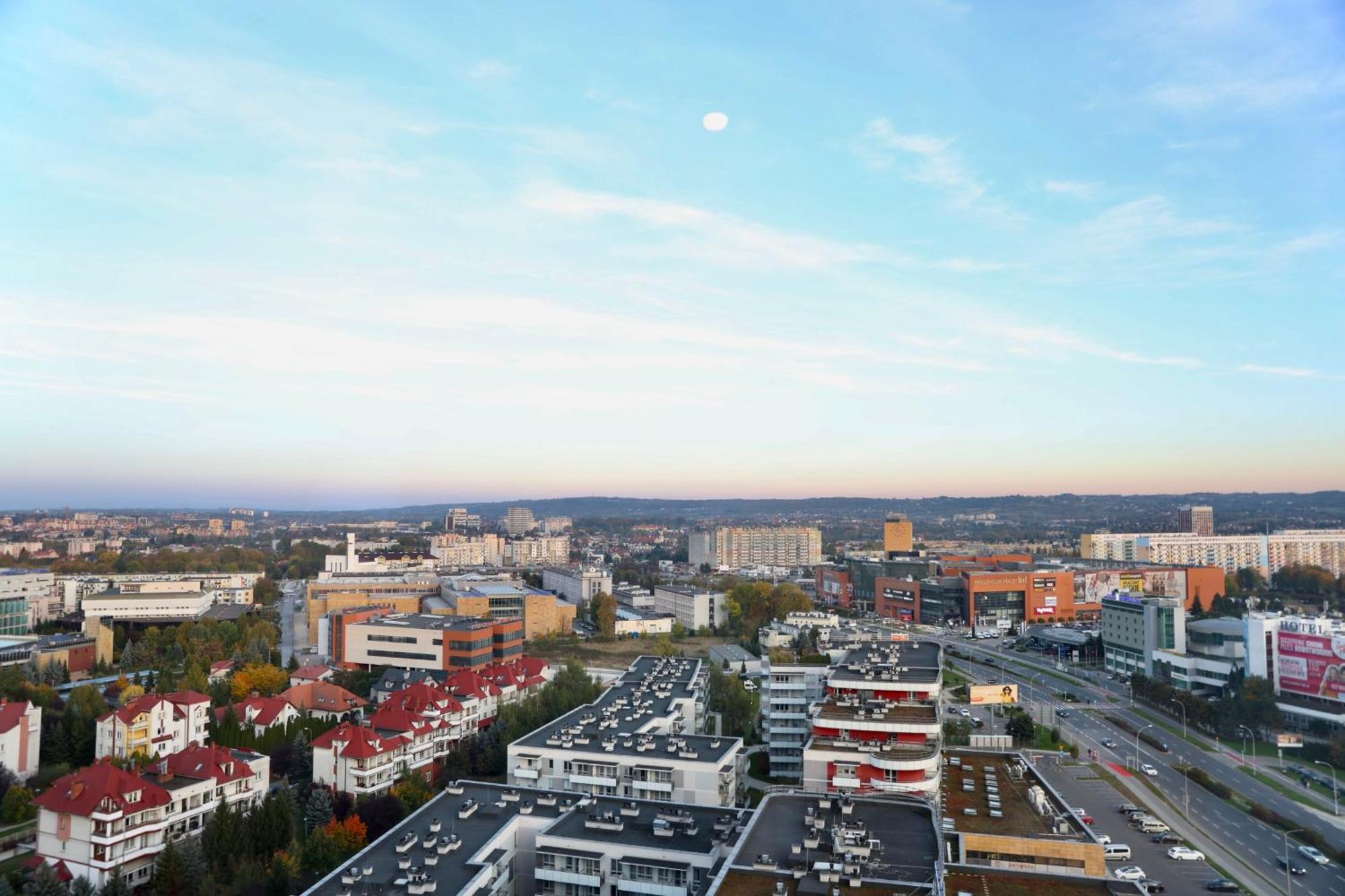 Capital Towers Scenique Apartment Жешов Екстериор снимка